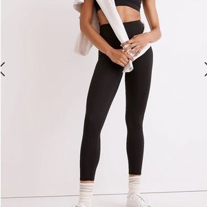 Madewell high-rise leggings, black, medium. Excellent preowned condition.